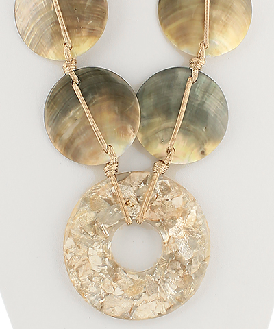 Resin Pendent & Linked Round Shell Necklace
