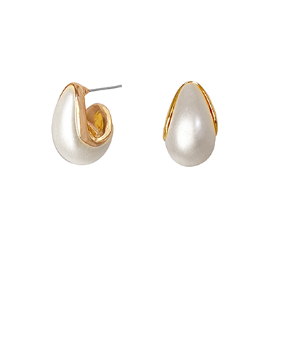 Bold Teardrop Pearl Earrings