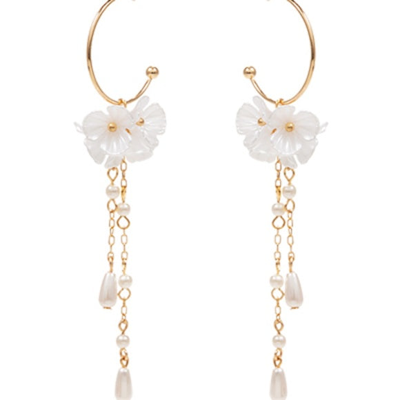 Linked Flowers & Chain Drop Earrings