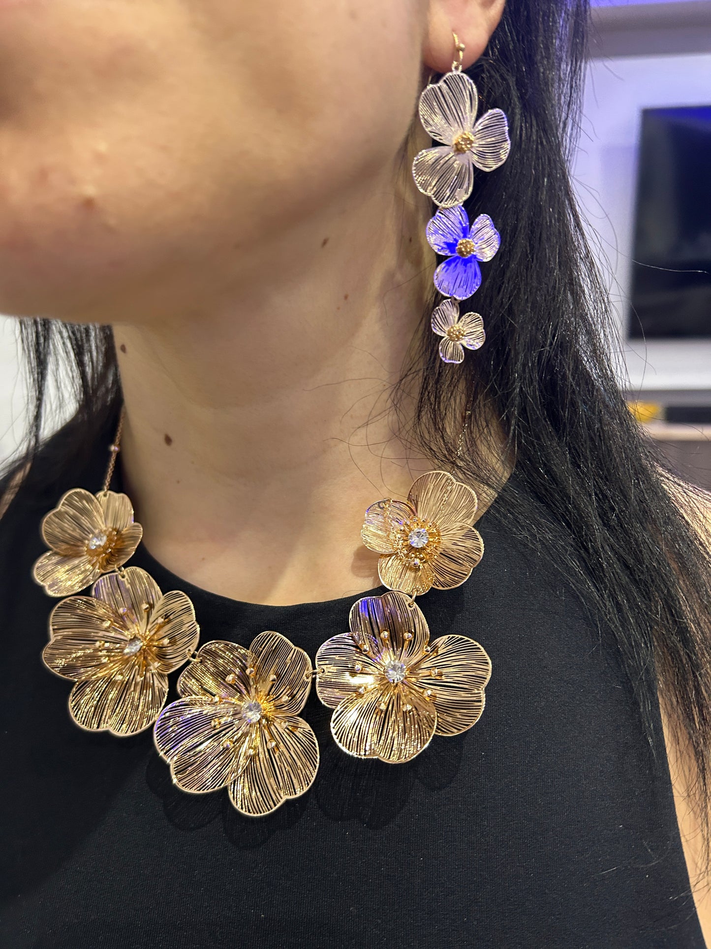 Filigree Flower Necklace